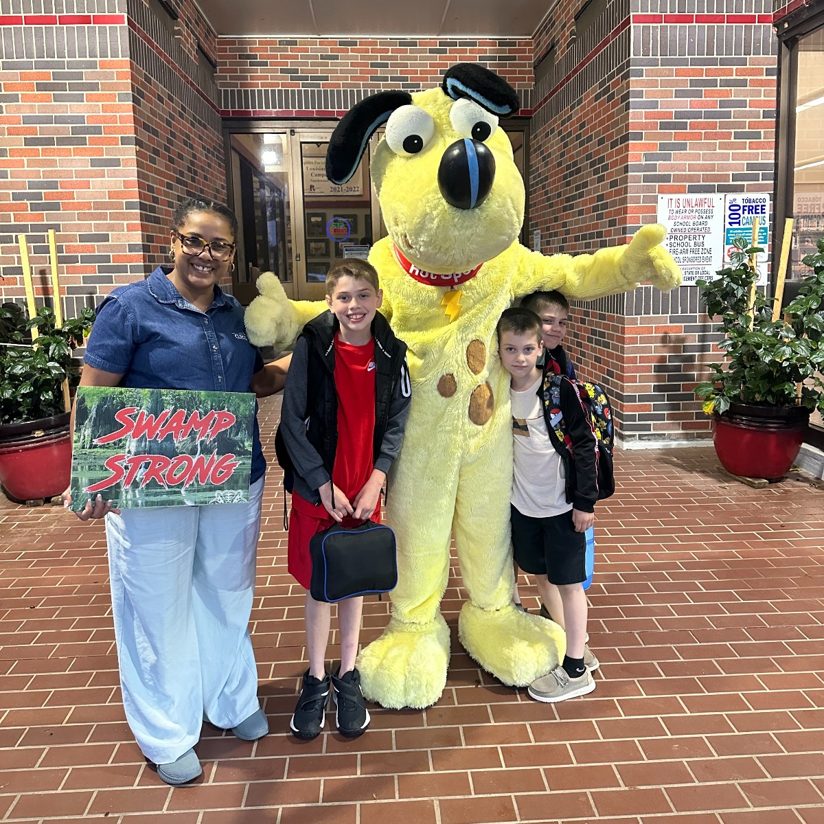 Cleco team members went back to school as part of the Rapides Parish School Board’s Together Tuesday initiative. Students from Northwood High School were welcomed with smiles and warm greetings when they arrived on campus.