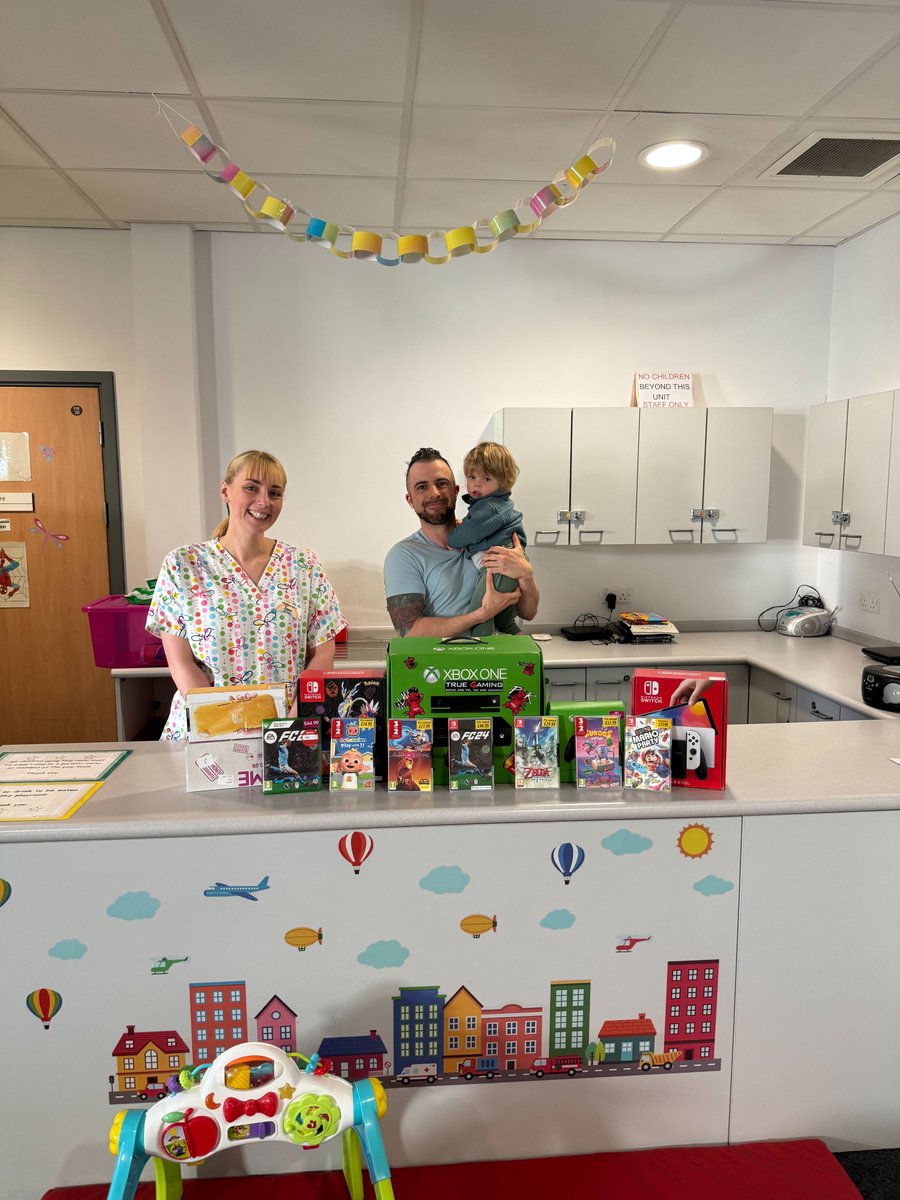 🐰Easter Toy Generosity 🐰 On Easter, Chris completed an inspiring run from Dewsbury A&E to Pinderfields A&E dressed as the Easter Bunny🏃‍♂️ He purchased numerous games & consoles to be donated to the children’s ward. Thank you so much for your kind generosity!❤