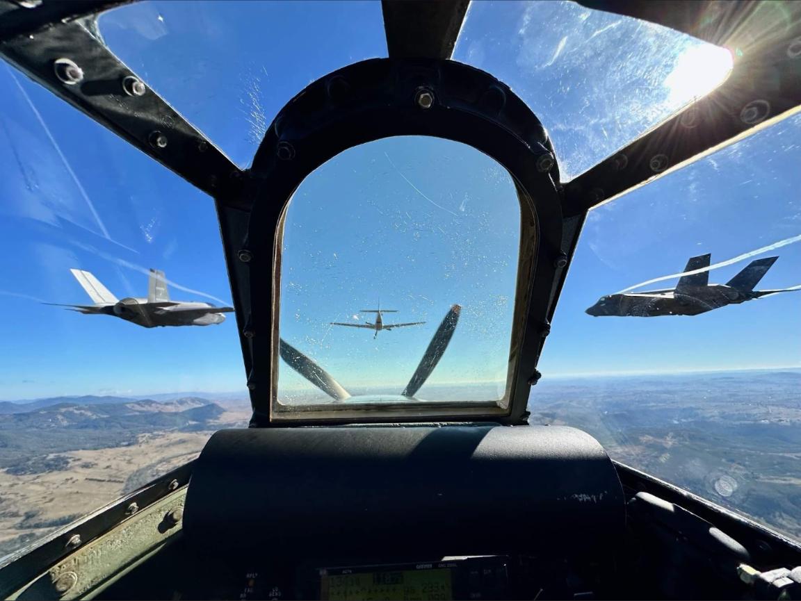 A RAAF 100 Squadron P-51 leads a 4 ship flight for the 103rd birthday of the Royal Australian Air Force 🇦🇺

📸 from above Canberra.

#aviation #airforce #aircraft #avgeek #canberra #RAAF #australia