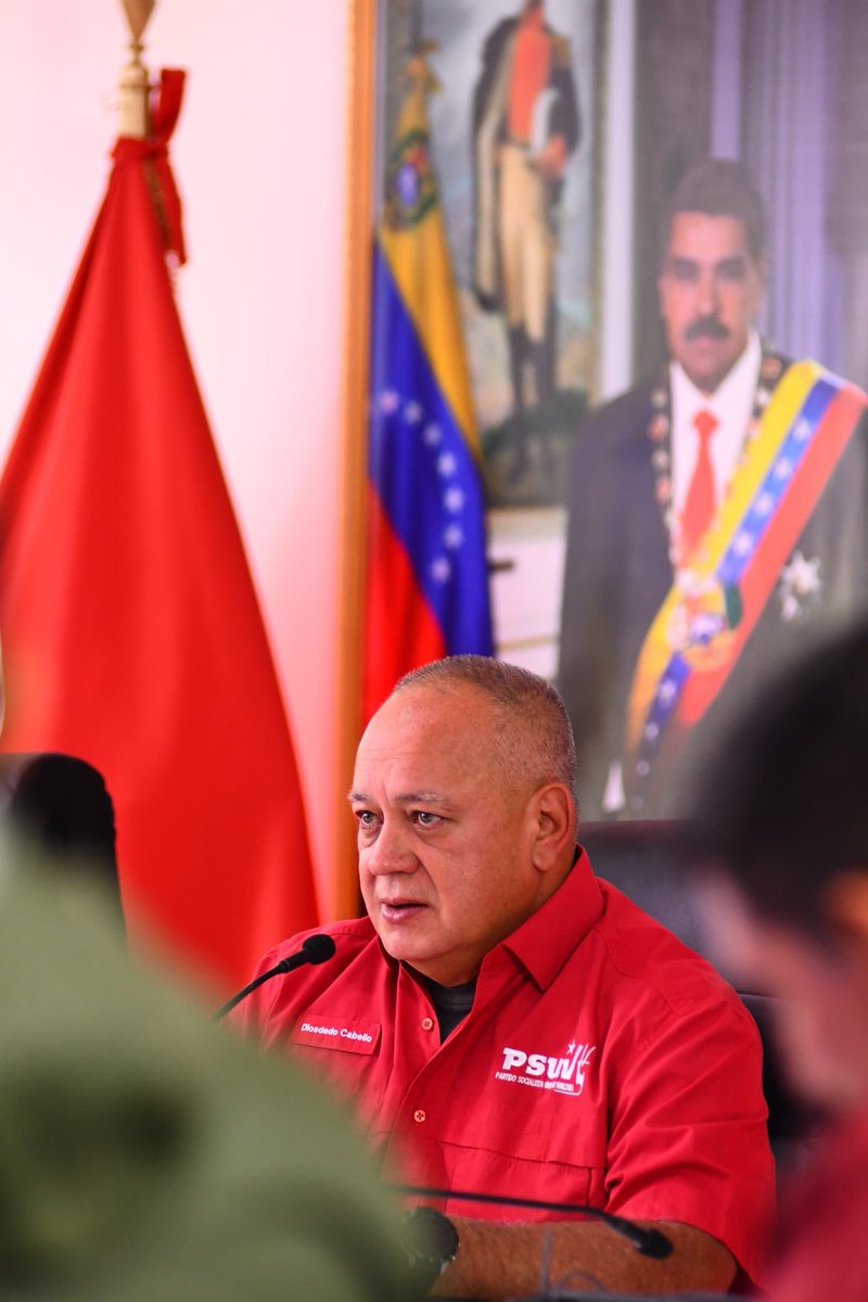 #9Abr | Nosotros no vamos a bajar la guardia, sabemos con quién nos estamos enfrentando y a pesar de las adversidades, de los ataques, de las sanciones y las persecuciones, ellos saben que nosotros venceremos', Diosdado Cabello. @dcabellor #AvanzaPuebloUnido