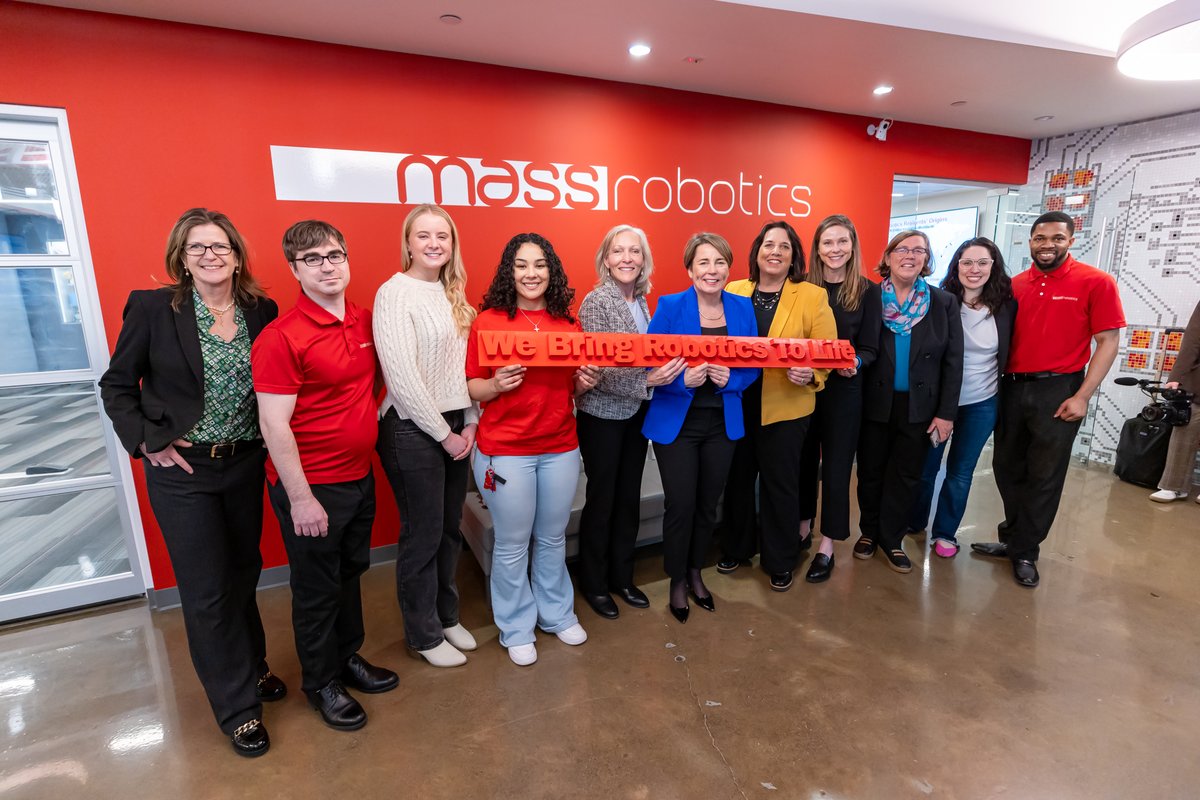 MassRobotics's tweet photo. Happy to host @MassGovernor @MassLtGov to kick off National Robotics Week! #Robotics #startup @EF @BostonSchools https://t.co/xvudm9NdgK