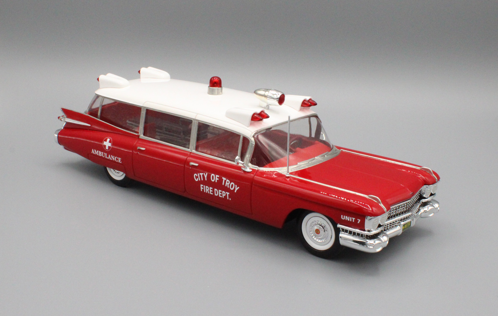 This @Round2LLC remix of the Ghostbusters Ecto 1 makes a nice ambulance! Read the review to find out more about this simple kit and lots of optional parts! #FSM #FineScaleModeler #scalemodeling #modelbuilding #modelmaking #modelismo #scalemodels finescale.com/product-info/k…