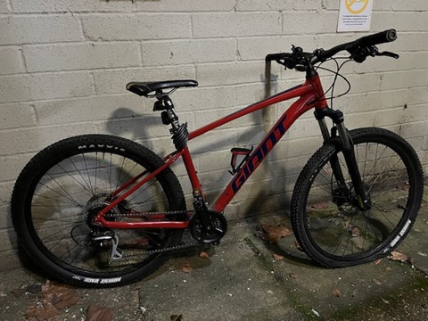 Found bike in #BuryStEdmunds of the cemetery around St Mary Church in the town on Sun 7 April. Anyone who recognises it as theirs should contact timothy.bond@suffolk.pnn.police.uk Please quote ref:POTF - SC240010253