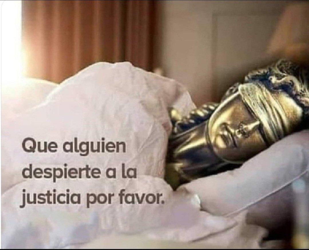 Sol_V_S's tweet photo. @PatoBullrich Felicitaciones a la policia y fuerzas Federales.

A loa fiscales, creo que todavía no se nota que se deba felicitar a ninguno. https://t.co/9FLrBVtTQ0