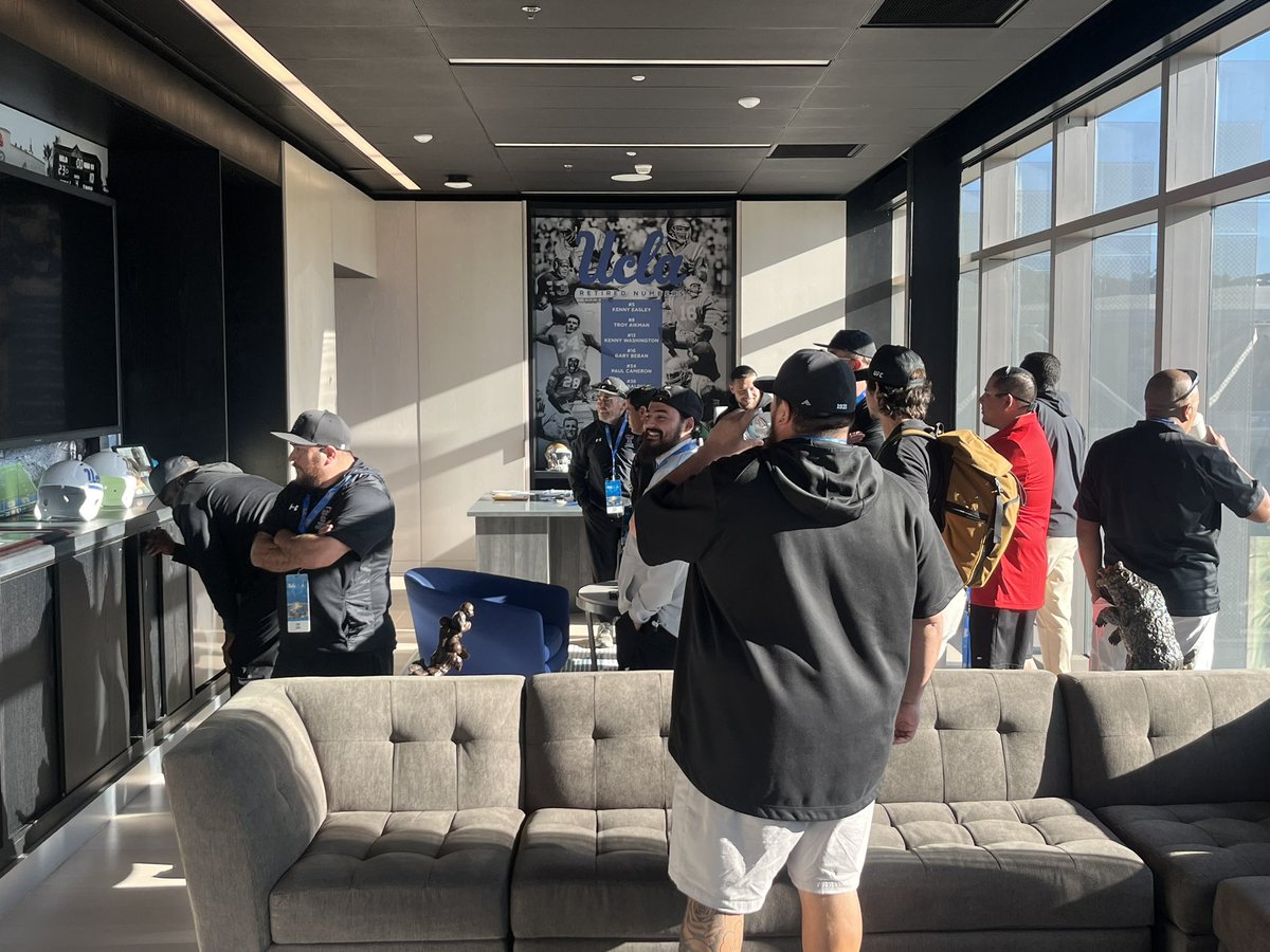 Tiller_Football's tweet photo. A day at @UCLAFootball with the staff. Can't thank @DeShaunFoster26 and his team enough for the hospitality! This is amazing , Once a tiller always a tiller #TustinFootball #4clap #GoBruins https://t.co/o3TUHcMSIo