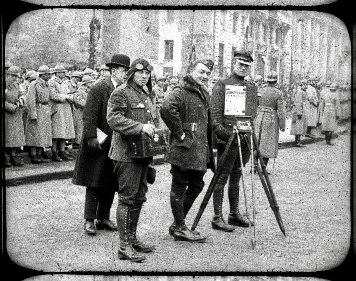 1922-1931 Captain Wanderwell and Aloha would become good filmmakers, especially considering the harsh conditions of heat, dirt, dust and rain. Editing on the fly with some processing of film in the bath tub. Here is Cap with his famous camera and crew. AlohaWanderwell.com RDT