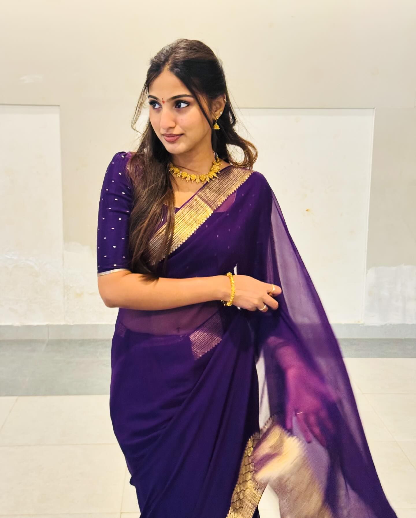 GKu6JB3a8AA2ua5?format=jpg&name=large