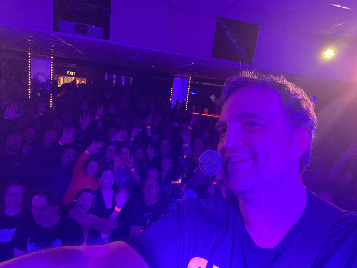 Thanks for a great night @Nath_Brudenell! Last stop of the U.K. tour tonight @concorde_2 Brighton before we travel onwards to Amsterdam @Starsailorband @AndrewCushin