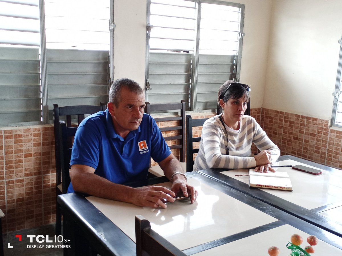 Frank Osbel Cañizares Vicegobernador de #SanctiSpíritus chequea el inicio de la rehabilitación de la Estación Ferroviaria Patrimonial de Zaza del Medio.
#TransportEspirituano 
#SanctiSpíritusEnMarcha