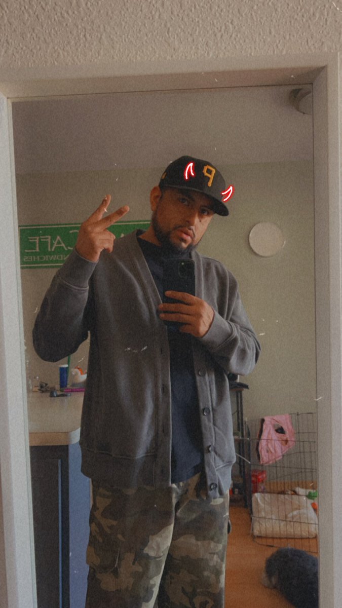 Bnw Gm 

Some of the images from a free zine I’ve been working on 🙏🏾