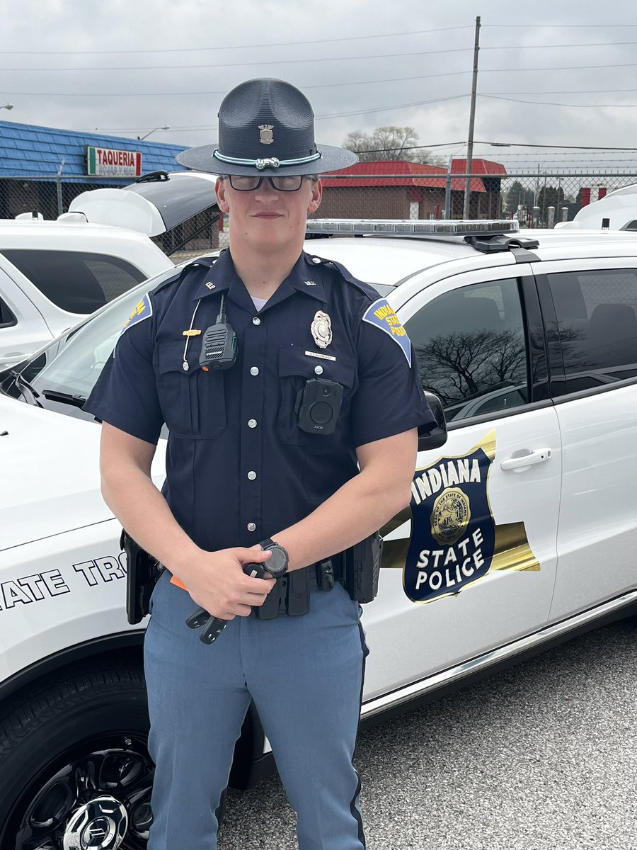 The Indianapolis District has four new Troopers on the road. Trooper Dunlap, Trooper Nealy, Trooper Perry & Trooper Schneider have successfully completed their training and received a new patrol vehicle today. Congratulations and be safe 🔵🔴