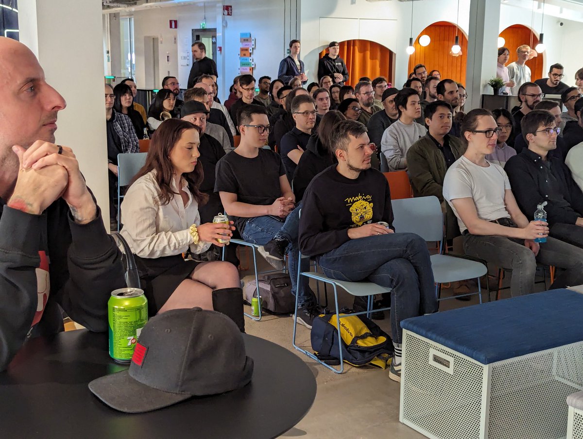 Great turn out at HelsinkiJS at <a href="/HiveHelsinki/">Hive Helsinki</a> tonight despite the sunny weather!