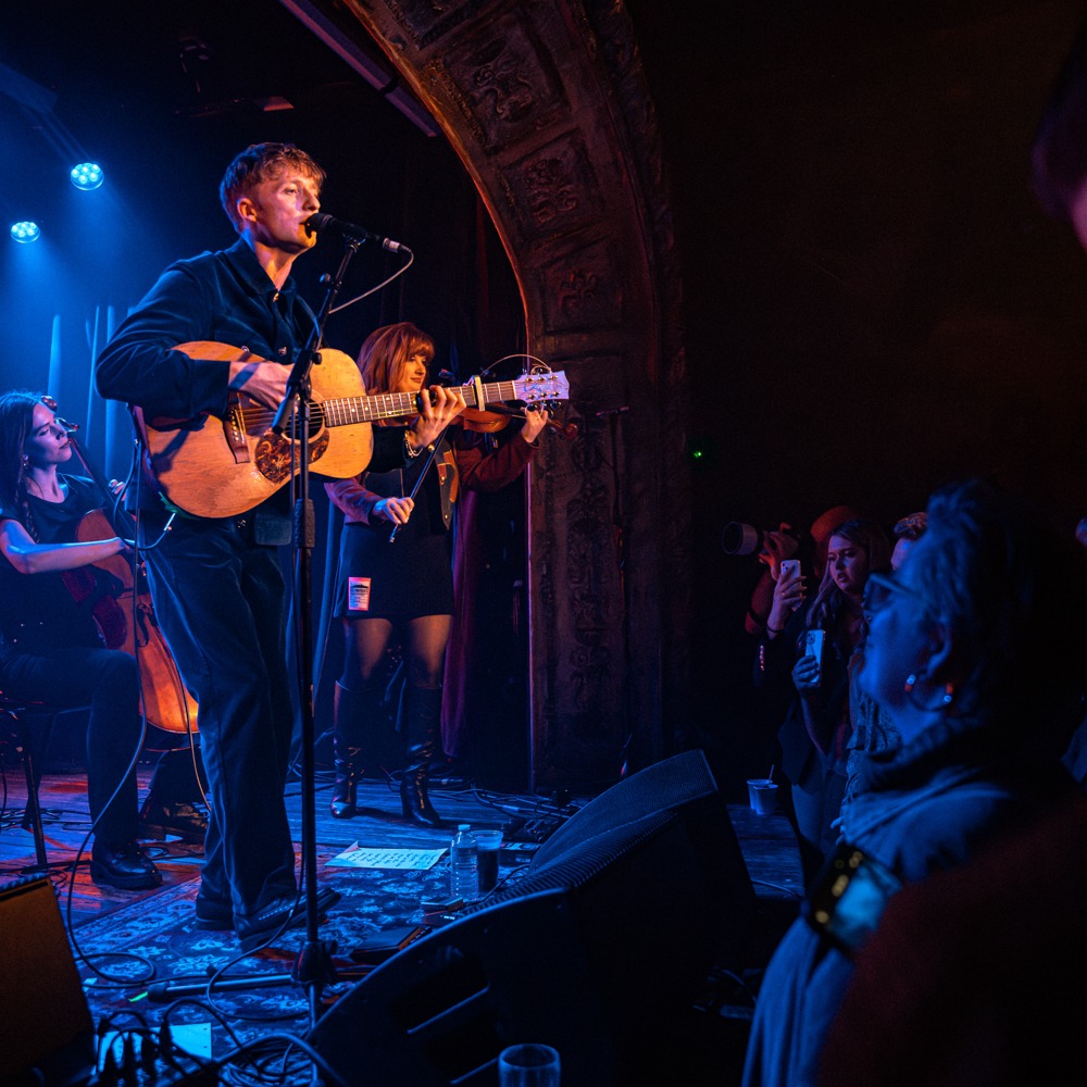 Looking back at a magnificent performance from @MurdoMitchell a few weeks back at Omeara, who truly charmed us with his endearing indie-folk. 📸 Dani Bolton