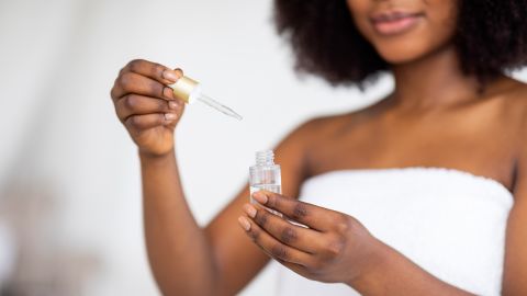 SkinOnlineBlog's tweet image. If you struggle with pimples or blackheads, beta hydroxy acid (BHA) may be your new best friend. Enter salicylic acid ow.ly/sZ6g30l5WpZ

#SkinOnline #SkinOnlineBlog #HydroxyAcids #BHA #AHA #SalicylicAcid #skin #pimples #beauty #skincare