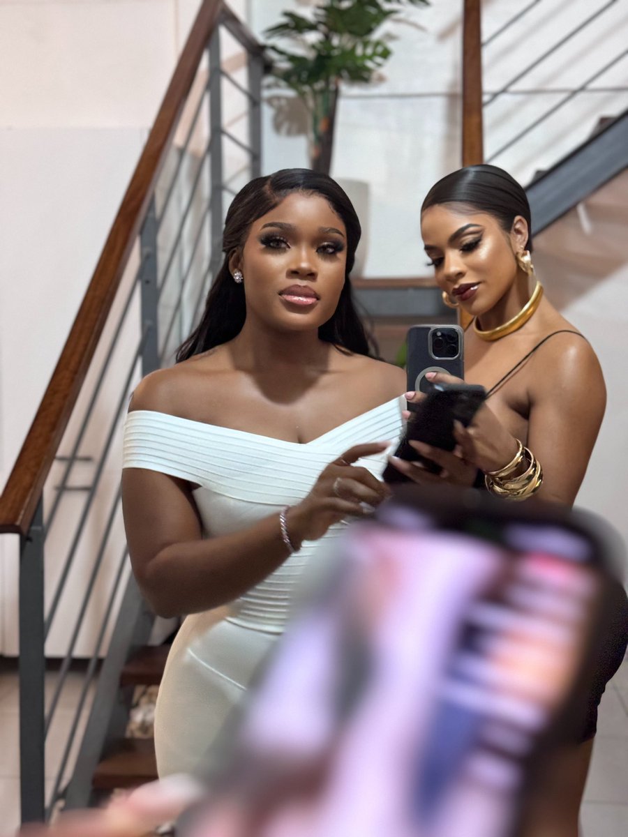 Official_CeeC tweet picture