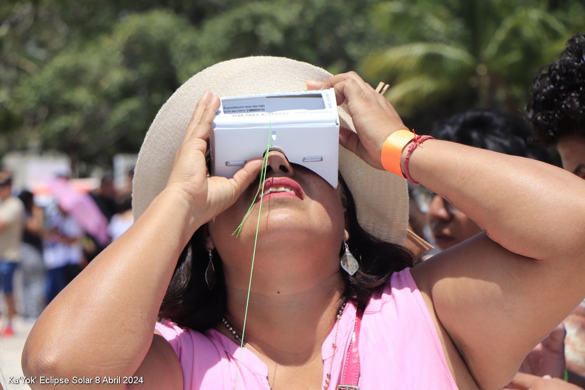 PlanetarioCun's tweet photo. Así se vivió desde Ka'Yok' @PlanetarioCun el ECLIPSE de Sol, parcial desde Quintana Roo, México @COQCYT
Más imágenes: https://t.co/OUWjAjDhGu
@vivoencancun
#EclipseParcial2024Qroo #QuintanaRoo #COQHCYT #RedDePlanetarios #Kayok #Cancún
#KayokContigo un #UniversoParaTí https://t.co/XAuNZDm8gm