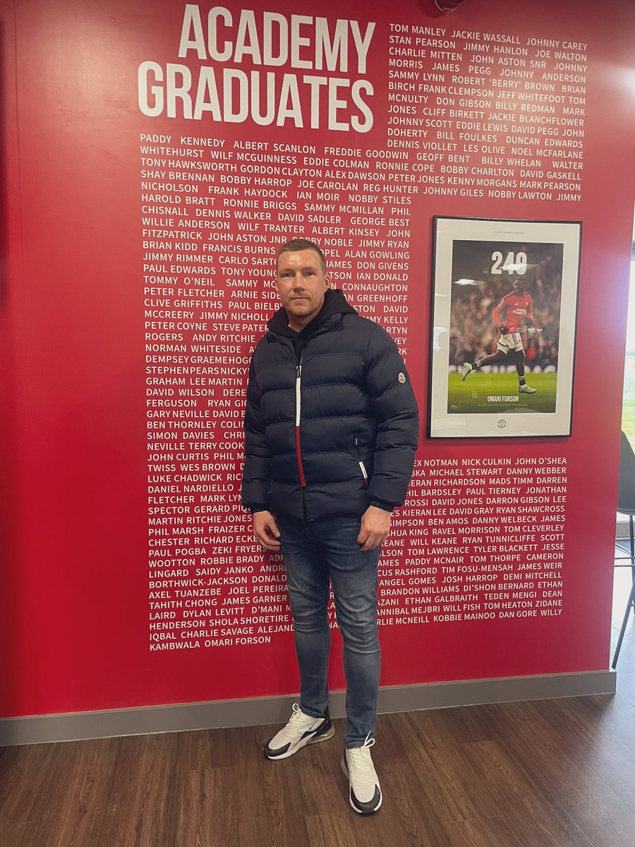 Absolute pleasure and honour to be back in at @ManUtd this morning to open the new Graduation building at Carrington. Thank you to @Coxy3012 for such a brilliant morning and great to catch up and chat with players/coaches and staff about the exciting future of the club 🇾🇪❤️