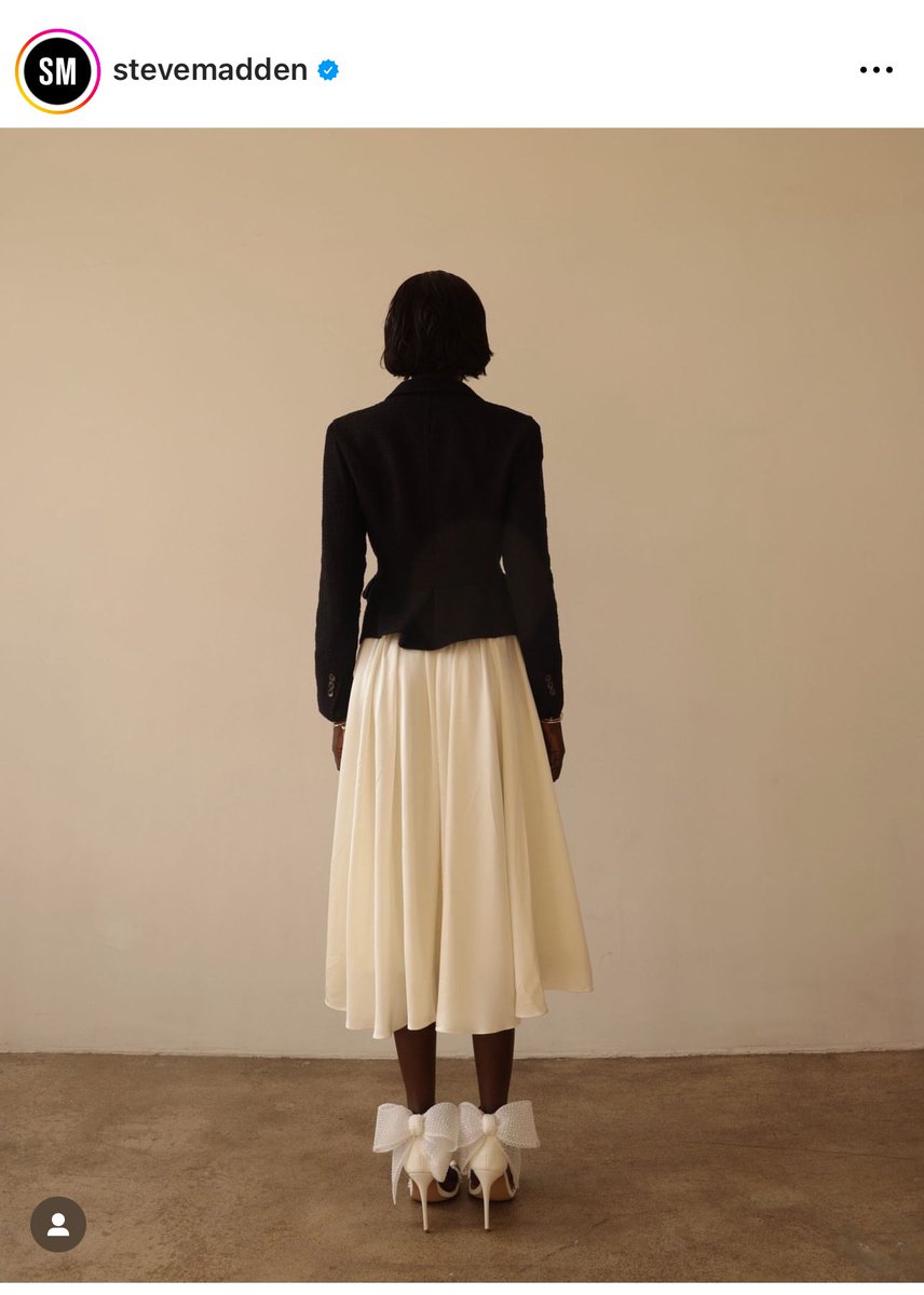 Nous avons eu la chance d’acheter cette magnifique talon de Stevemadden à une de nos clientes distinguées…
Il y’a quelques mois. 
Aujourd’hui en la revoyant sur Instagram, on ressent un sentiment de satisfaction quand au plaisir apporté à cette dernière.
©️: <a href="/SteveMadden/">STEVE MADDEN</a> ig.