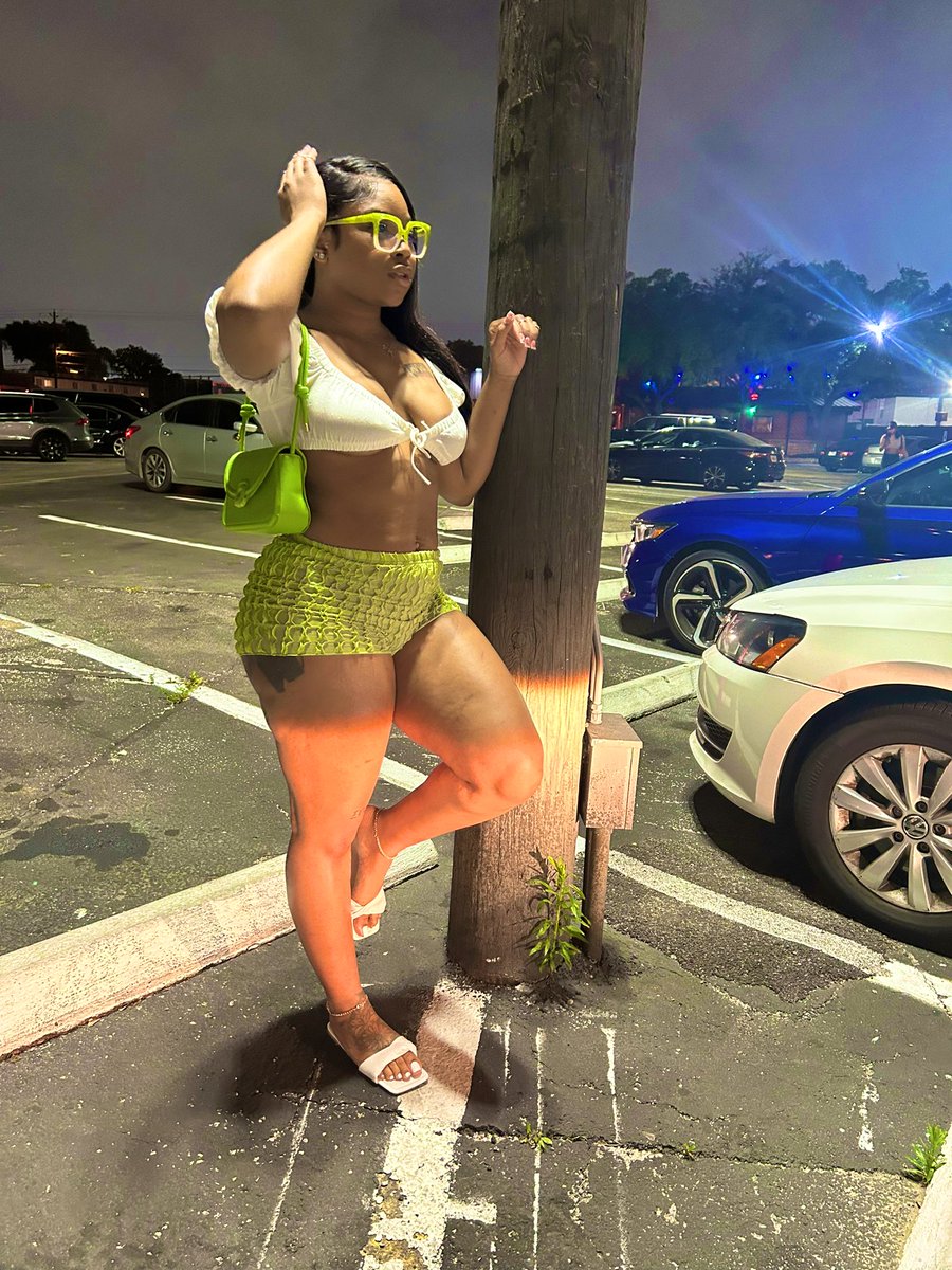 beesmos's tweet image. Shit Water, Hit Like Tank ✨