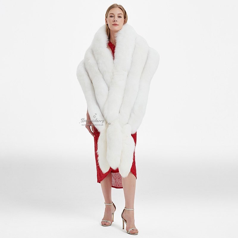 Extremely luxury three tier fox fur stole in white😘 #ootd #fur #shawl #furshawl #womenwear #womenfashion #womenstyle #ladyfashion #ladystyle #ladyoutfits #outfits #outwear #clothing #garment #foxfur #foxfurshawl #foxfurcape #stole #furstole #realfur #furry #garment #mystyle