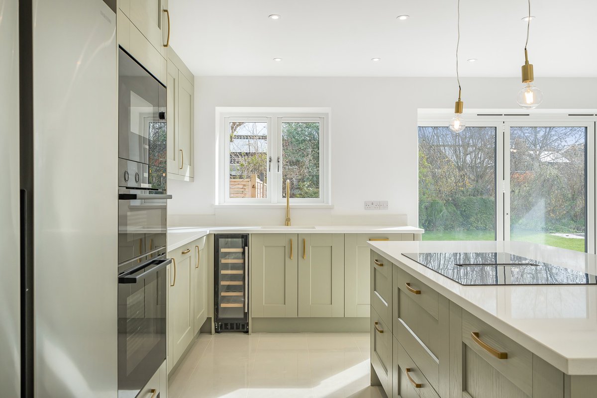 bathandrural's tweet image. New listing: Bespoke in design and tailored for contemporary family living, this four-bedroom new-build offers ample space both indoors and out: fineandcountry.co.uk/bath-estate-ag…