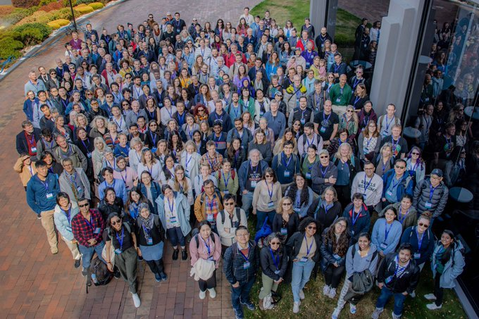 Did you know that 330 zooplankton experts met in March for the global #ZPS7? Amongst others, they highlighted the need to better quantify the relative roles of major zooplankton groups to enhance understanding of their 𝐫𝐨𝐥𝐞 𝐢𝐧 𝐜𝐚𝐫𝐛𝐨𝐧 𝐚𝐧𝐝