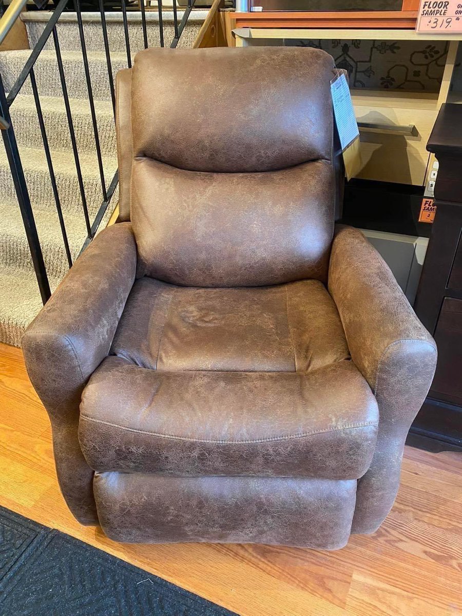 SPRING SAVINGS - LIFT CHAIRS
Find the perfect fit for the perfect price! 
Fully reclining power lift chairs and reclining power sofas that will grace any room setting.
👉 Visit our showroom today!
#Guelph #CustomFurniture #GuelphFurniture #FurnitureSale #SpringSavings #LiftChairs
