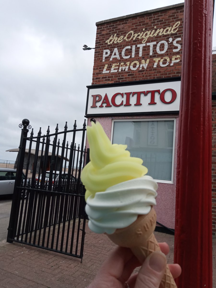 What's your favourite seaside building, experience or attraction? How about the rebuilt <a href="/PierColwyn/">CVPT</a>, a concert at #Eastbourne bandstand, Shaw's #Bridlington amusements or a Pacitto's lemon-top at #Redcar? Nominate NOW for the 2024 #bucketandspadelist via seasideheritage.org.uk