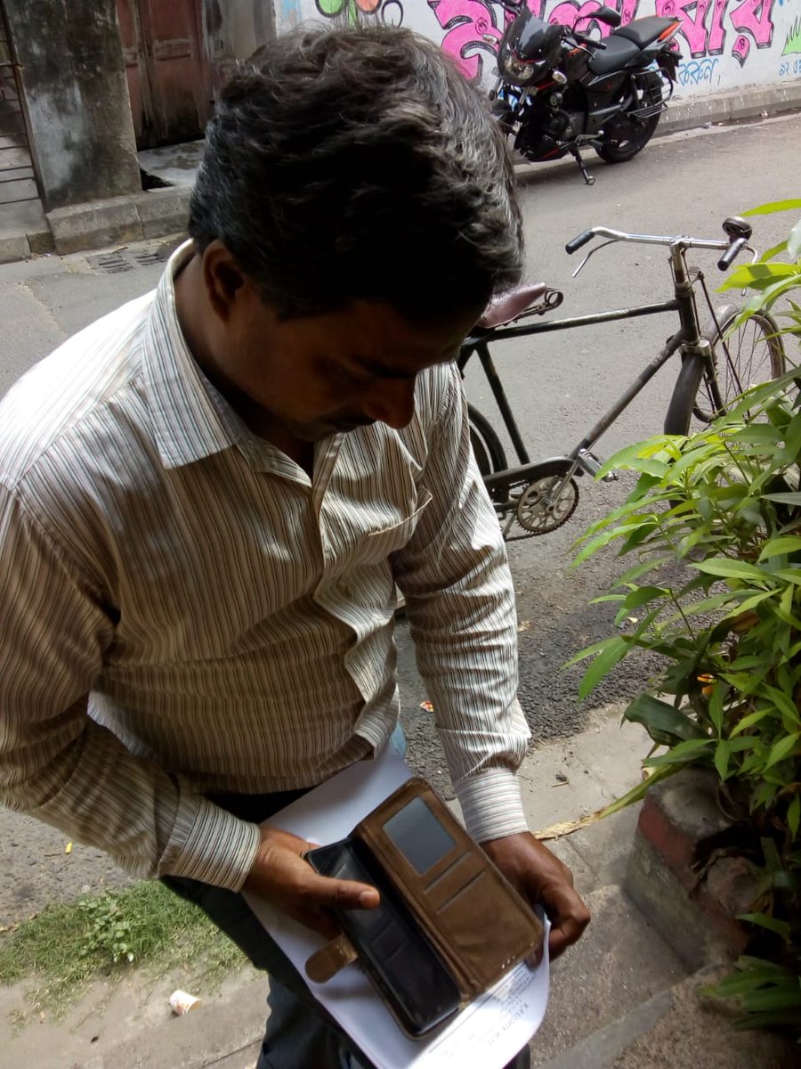 souvikindia's tweet photo. Wow what a bank @KotakBankLtd send people at home without identity card and any official or legal documents to harass their clients https://t.co/cBJPaU5uwz