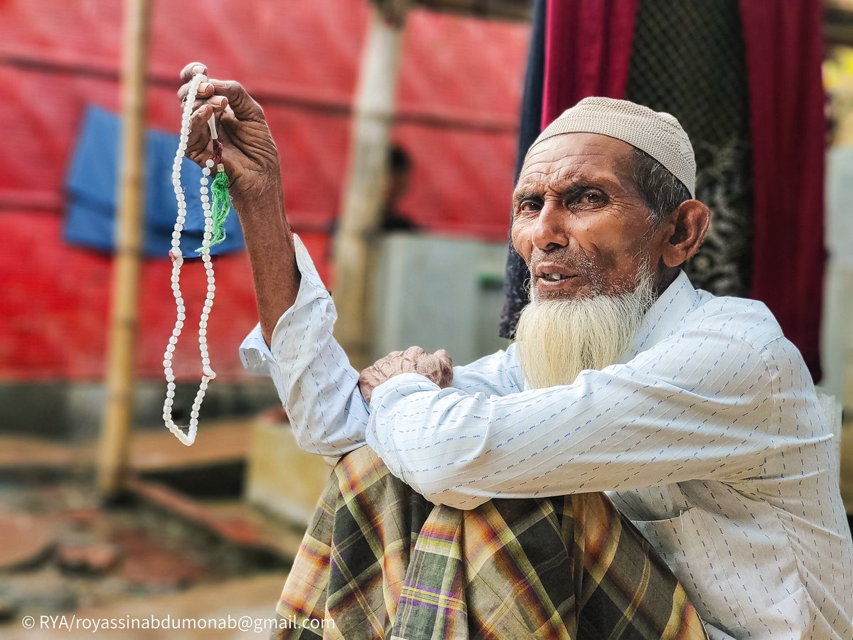 It is the best time to call Allah SWT..
#streetphotography  #rohingyarefugees 
#CampLives  #prayer #refugees #photojournalism 
#ramadankareem  #ramadanvibes #dua #Rohingya #Prayer