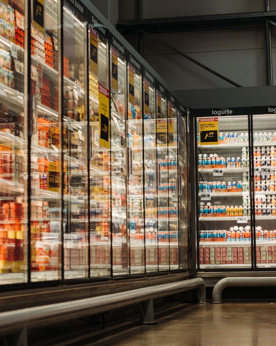 ❄️La #climatización de supermercados y locales comerciales requiere de una planificación específica que tiene en cuenta elementos que difieren de la climatización doméstica. Descubre las claves para una buena planificación 👉i.mtr.cool/gazizklxni