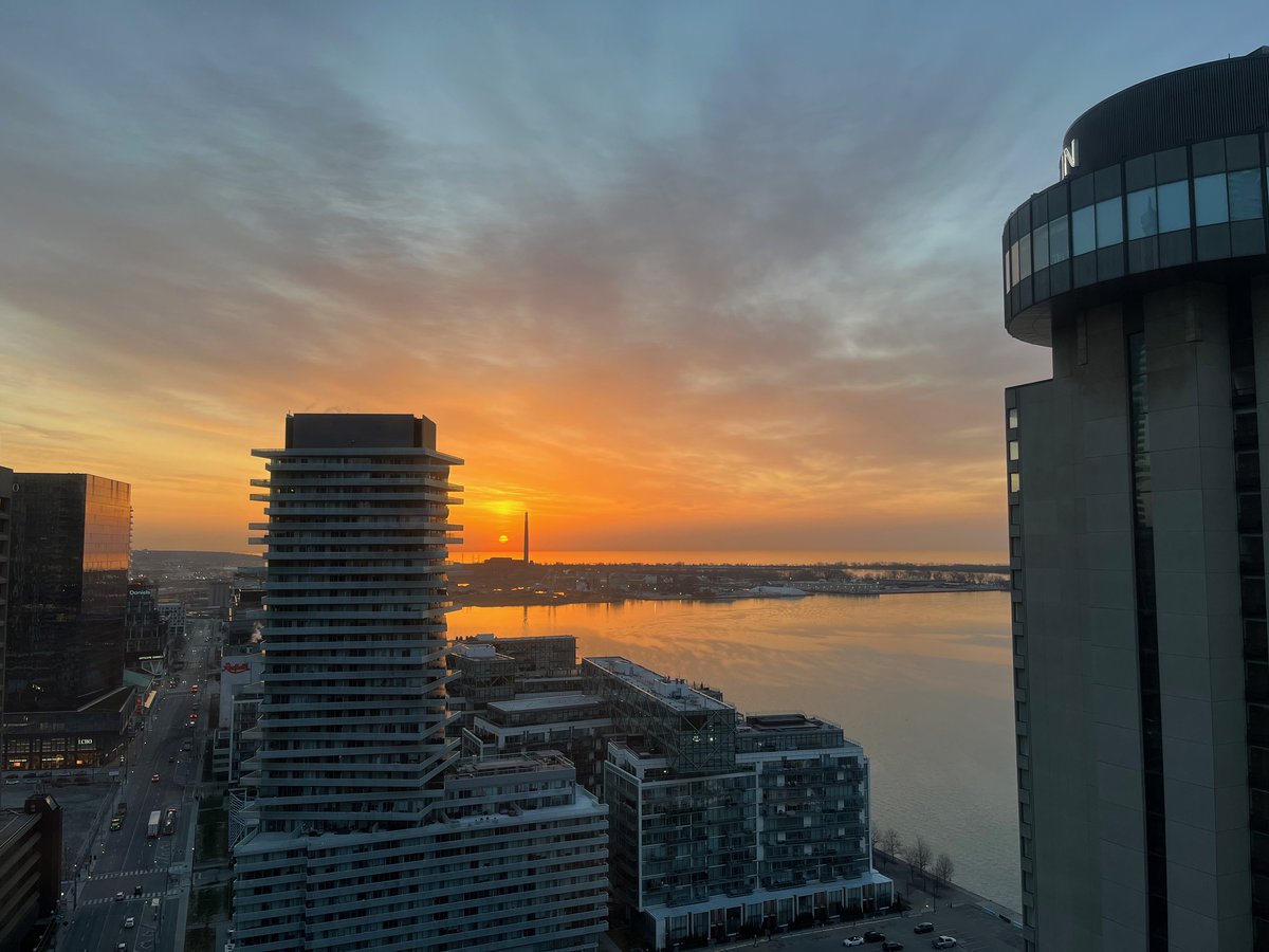 HarryLynch's tweet photo. Good morning #AFPeeps!  Another great day at #AFPICON! https://t.co/8QnTZzx9rE