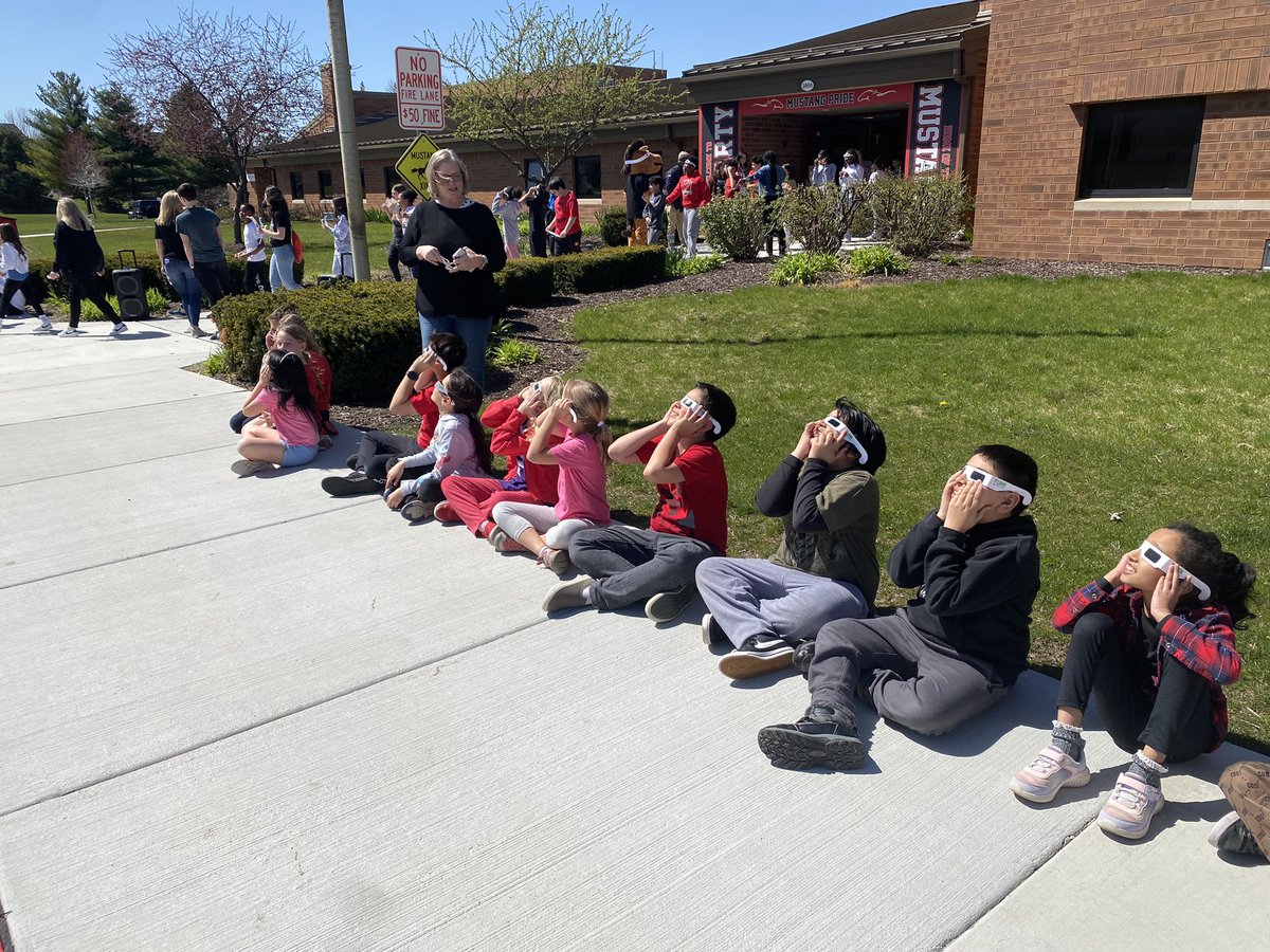 Laura Torrey tweet media