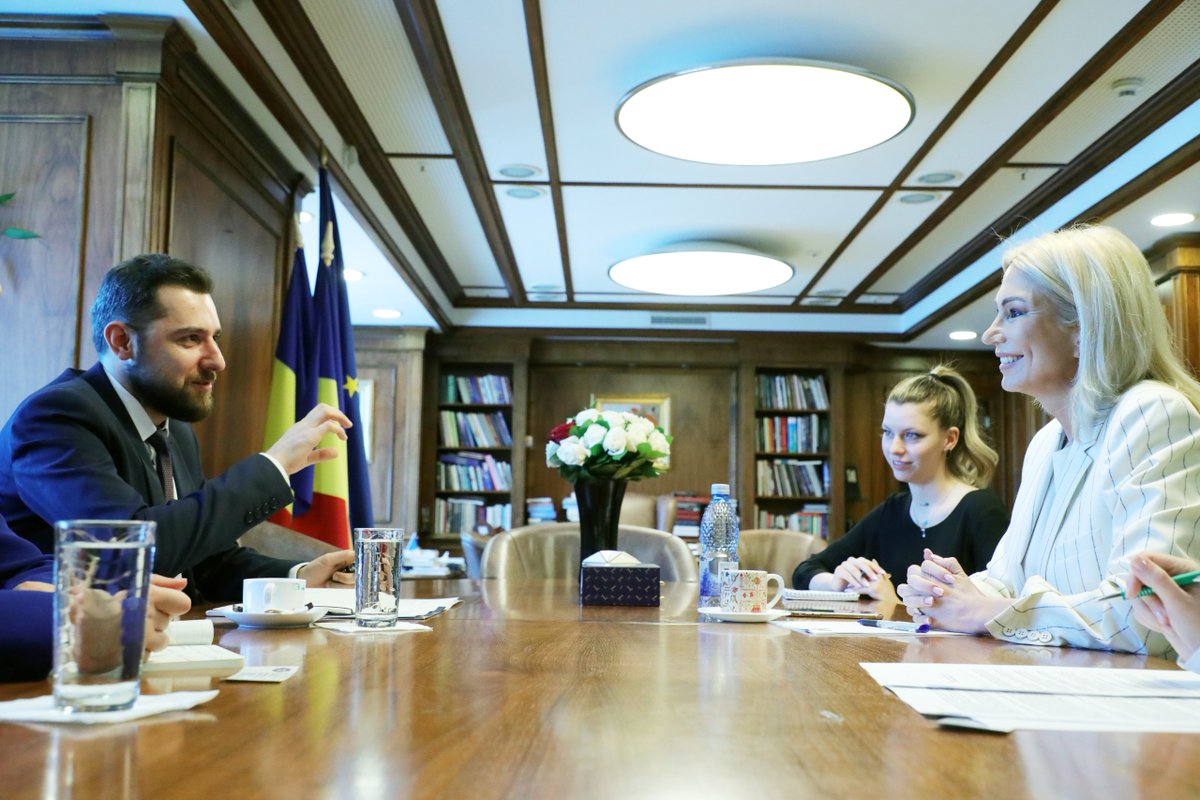 Delightful first meeting with the Minister of Culture of Romania🇷🇴 Raluca Turcan. Discussed new projects to strengthen historically rich cultural bonds between Armenian and Romanian peoples. Reaffirmed strong willingness to protect and promote common cultural heritage and values.