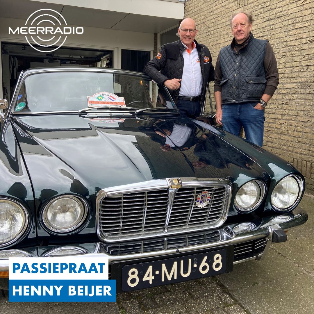9 APRIL 2024 – In PassiePraat, van 21 tot 22 uur op MeerRadio, praat Henny Beijer met Ron Nieuwenhuizen (rechts) en René Enthoven over oldtimers en de Venniper Koninginnerit meerradio.nl