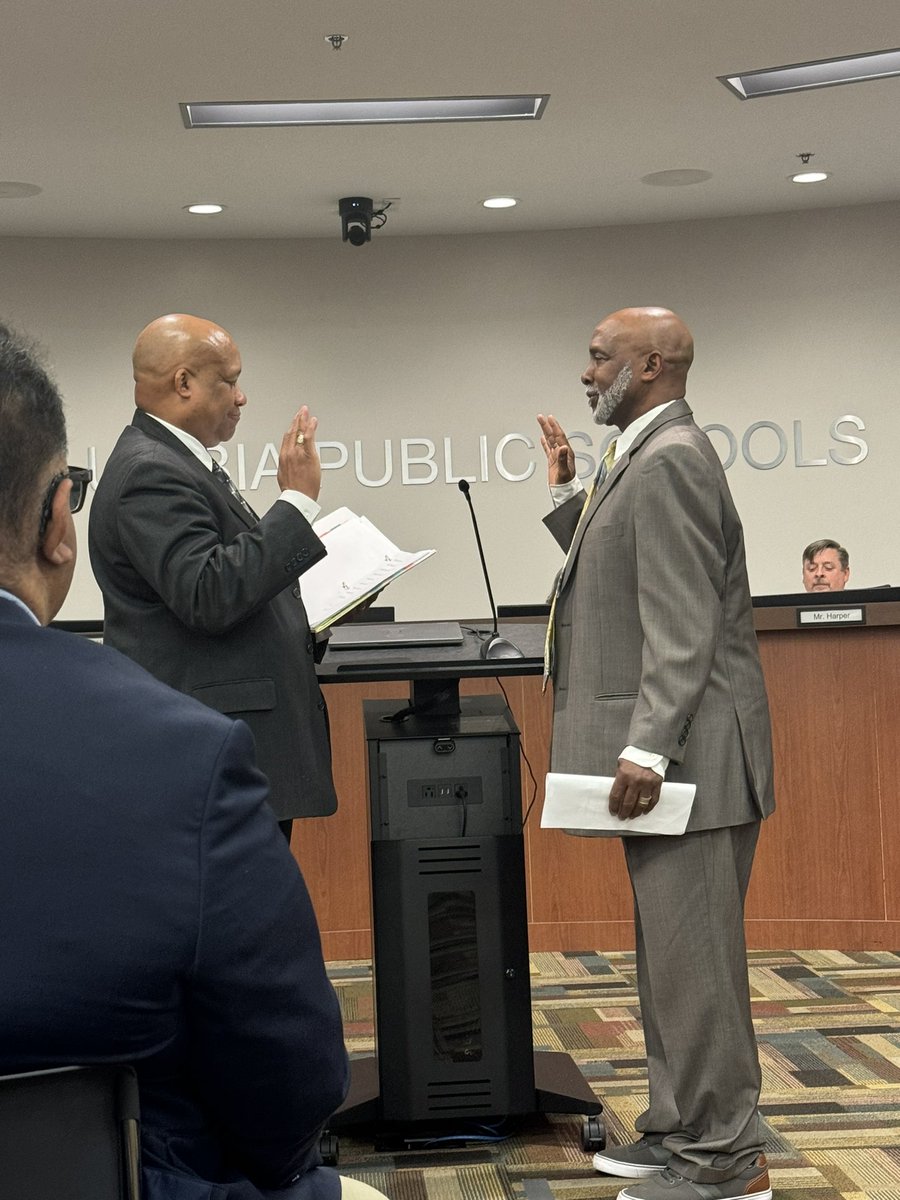 ColumbiaMSTA's tweet photo. Swearing in our new and returning Board Members! Thank you for your service! https://t.co/zmMn7bS5zV
