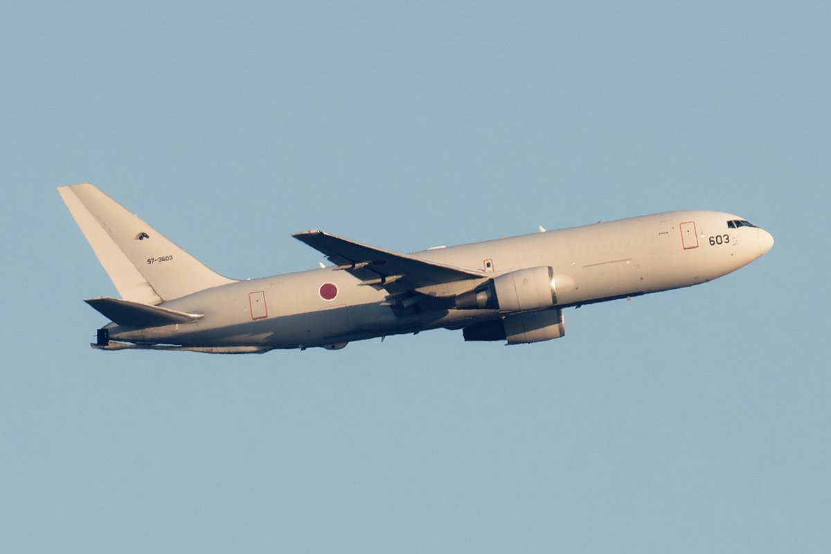 この地方あるある

低い高度で飛んでいる『旅客機』は、だいたいKC-767