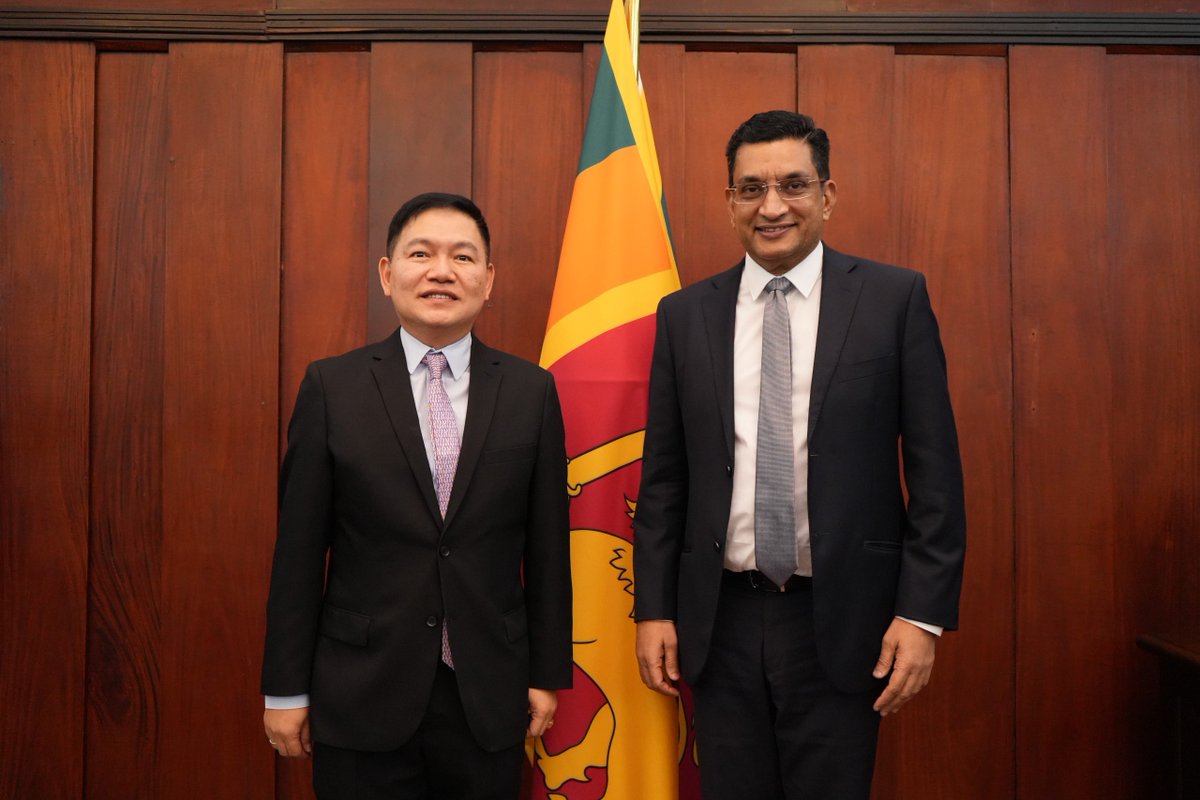 Pleased to welcome Thai Ambassador H E Paitoon Mahapannaporn following the presentation of credentials on 12th March 2024. We held a productive discussion to follow up on the visit of the Prime Minister of #Thailand HE Strettha Thavisin to Sri Lanka that took place in early…