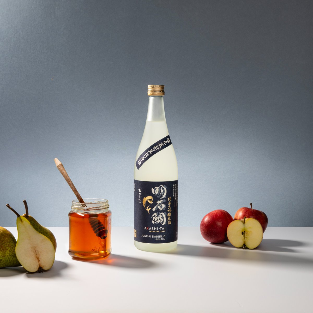 Sake of the Month | bit.ly/3vwAmvL The highlight of the Akashi-Tai connoisseur range, this sake is made with top-quality yamadanishiki rice milled to 50% and is bottled undiluted. This is a well-balanced, medium-bodied sake with stacks of fruity flavour.