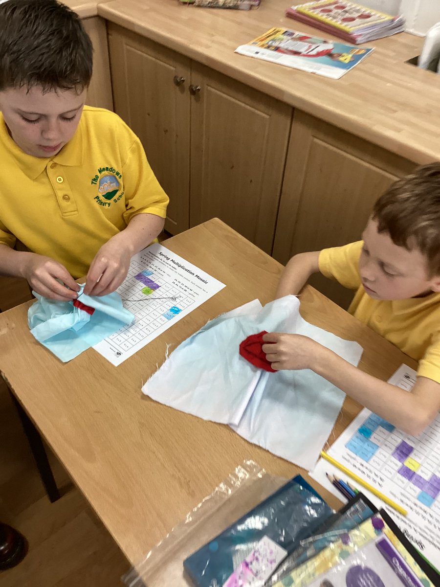 primary_meadows's tweet photo. Today, Owl class experienced sewing a running stitch by sewing a design onto their Tie-dye material. https://t.co/Eq89HieBbl