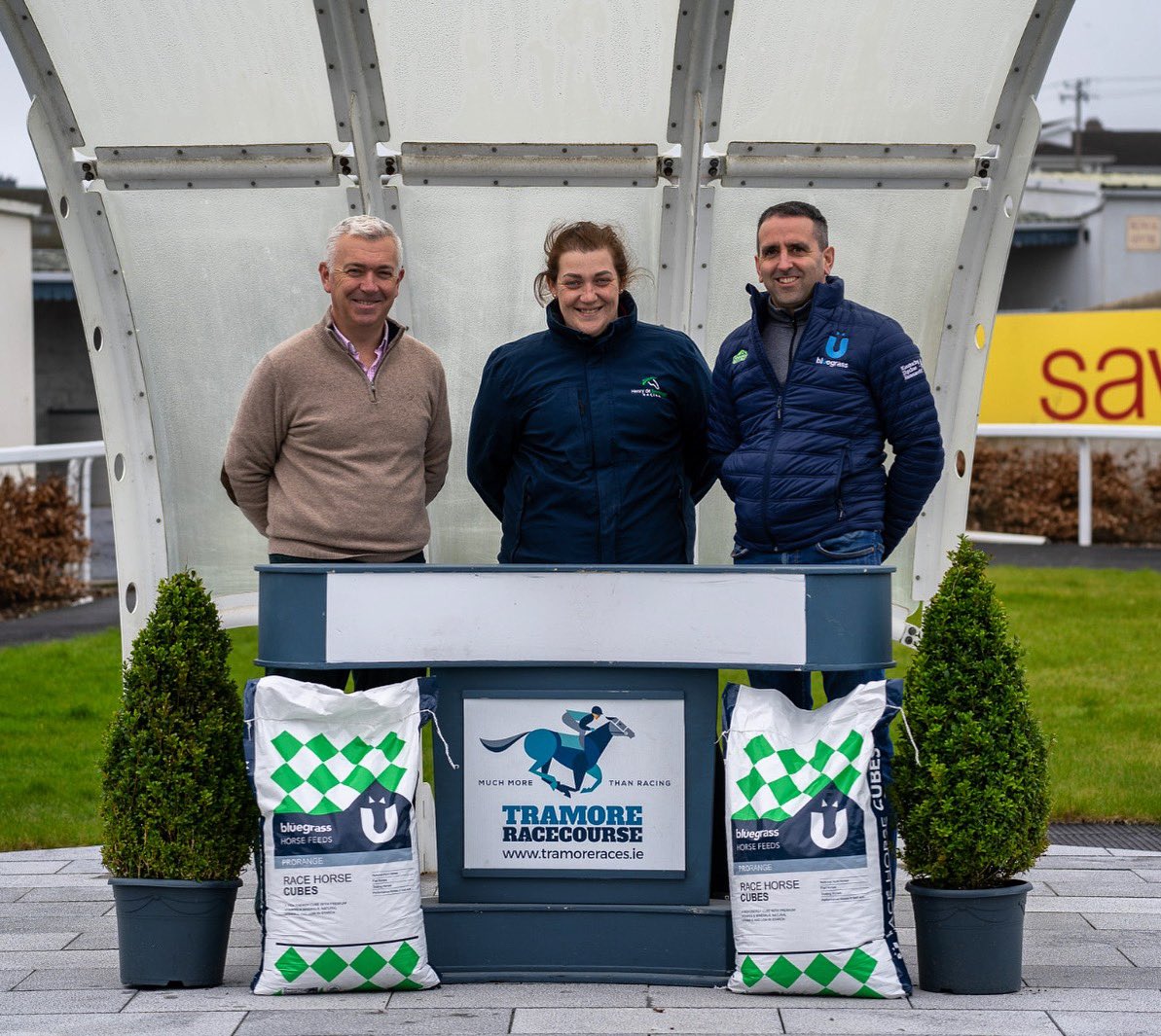 We are delighted to announce that @BluegrassFeeds will be continuing to sponsor the Best Turned Out league at Tramore Racecourse for 2024🏆 ✨ €1,000 prize to the winner of this years league! #muchmorethanracing #poweredbybluegrass