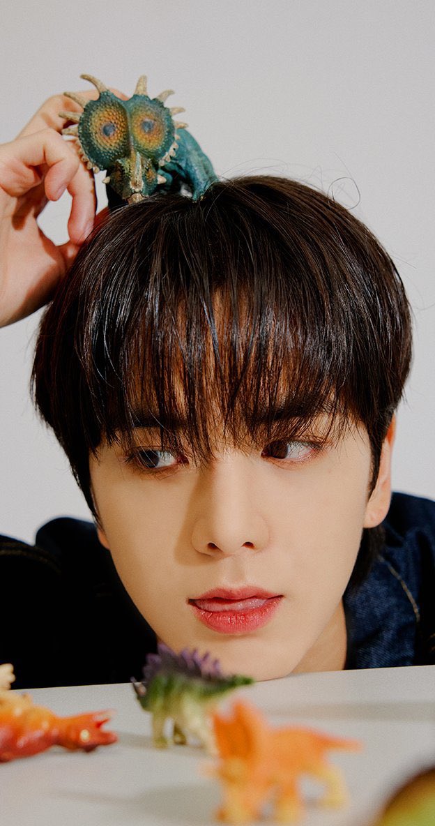 Superstar The Boyz <The Only One> Theme Card #YOUNGHOON