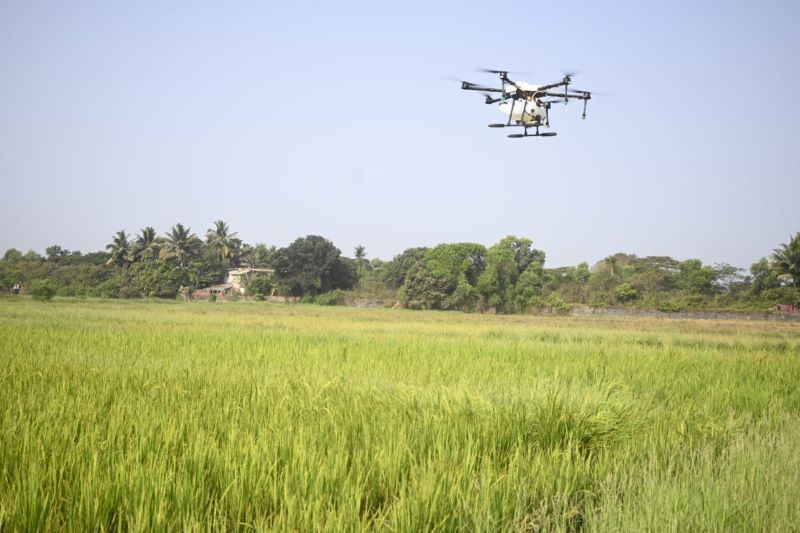 The Krishi Vigyan Kendra of  #ICAR-CCARI, Goa conducted a demonstration of agricultural #drone to showcase the use of agri-drones in modern agricultural techniques @PMOIndia @MundaArjun @KailashBaytu @CimGOI @ShobhaBJP @mygovindia @PIB_India @AgriGoI @DDKisanChannel
