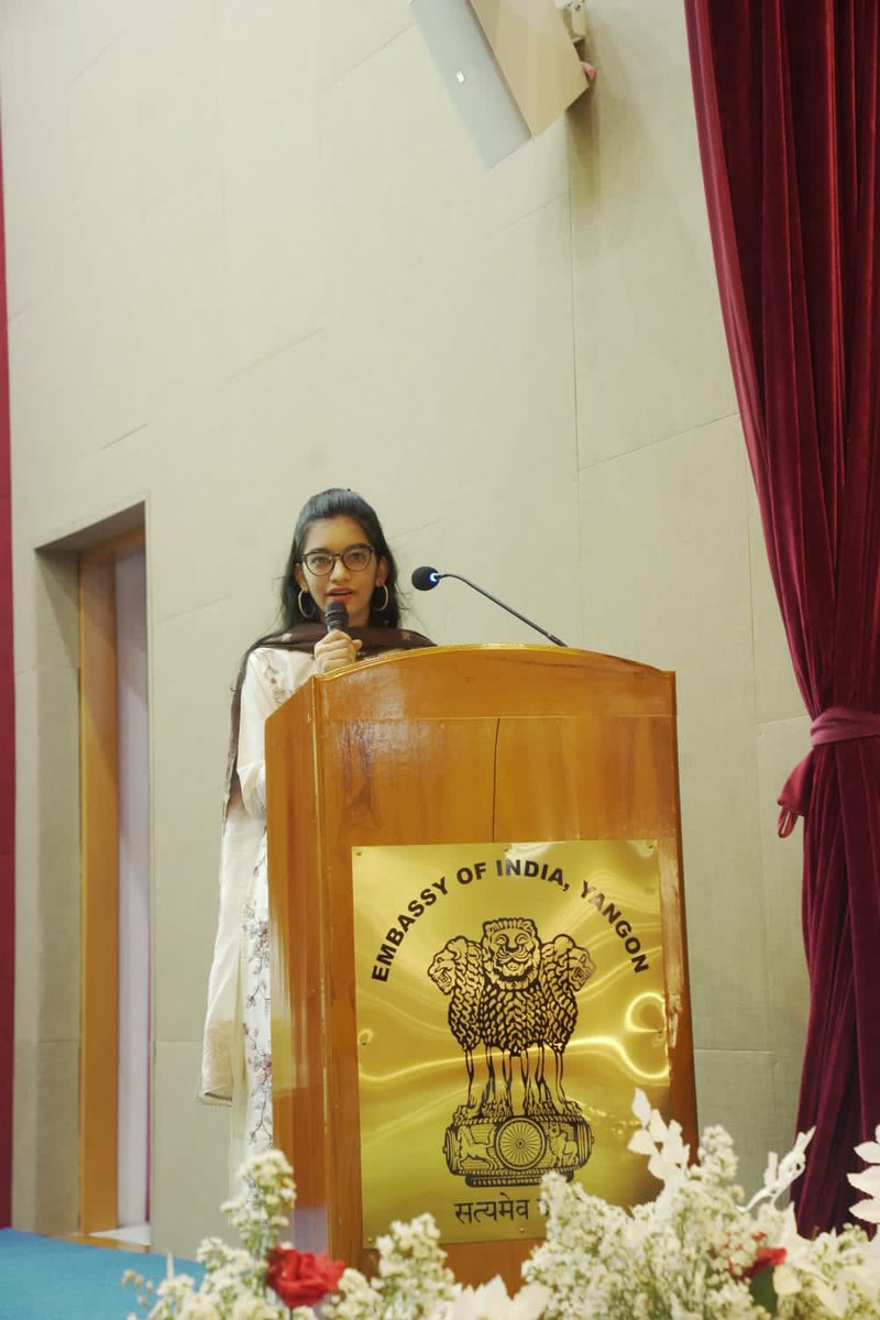 highlighted the role played by @ICCR_hq in furthering India’s tradition of sharing knowledge with the world, in line with our civilizational ethos ‘Vasudhaiva Kutumbakam’. A video message of DG, @ICCR_hq was screened during the event. 2/3