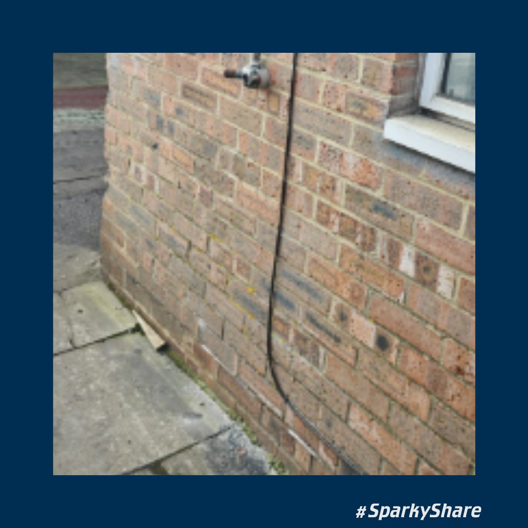 #SparkyShare time!⚡ We love these great pictures that Conor Wilkinson shared with us via LinkedIn! Thanks for sharing🤩 Want to get featured in our next #SparkyShare post? Don't forget to tag us in your pics! #Tools #LINIAN #Electrical #Sparky #Electrician #SparkyLife #Cable