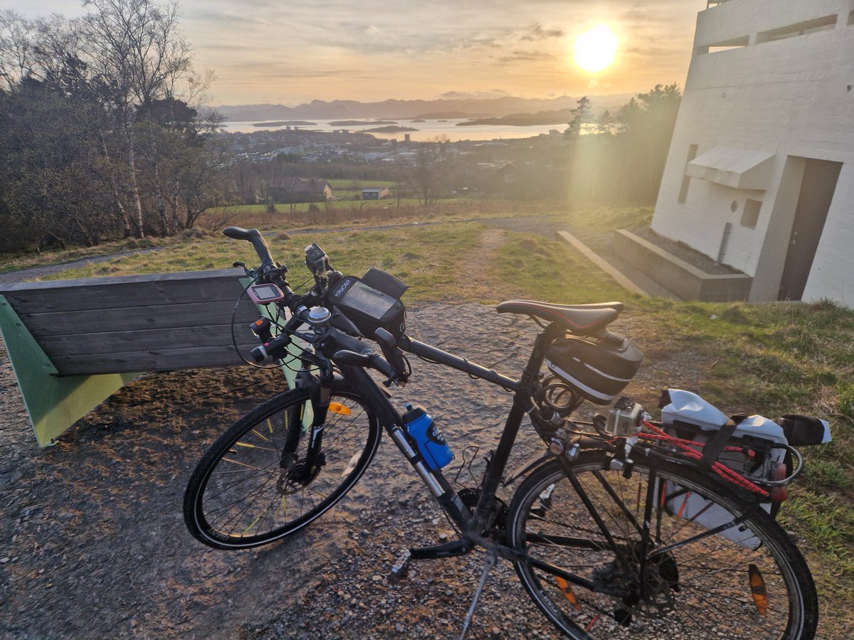 It was a beautiful morning to ride to work today... raining now thought.