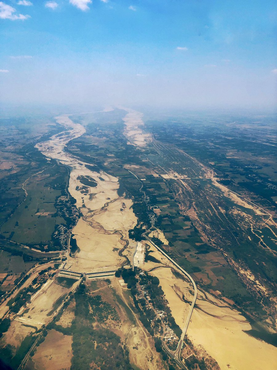 DipeshDutt's tweet photo. More from the air.
#windowseatproject #travelphotography https://t.co/JfagLUs5zN