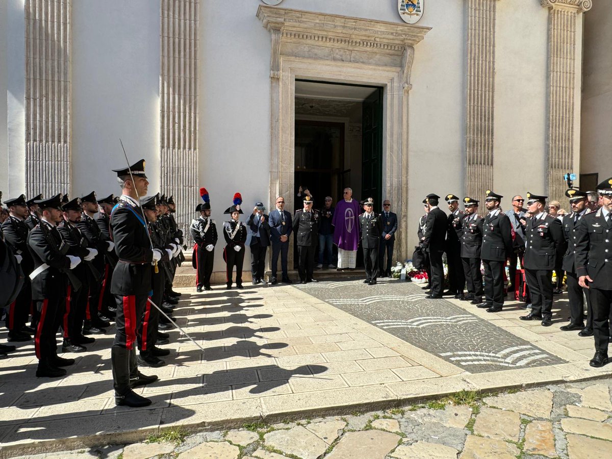 _Carabinieri_ tweet picture