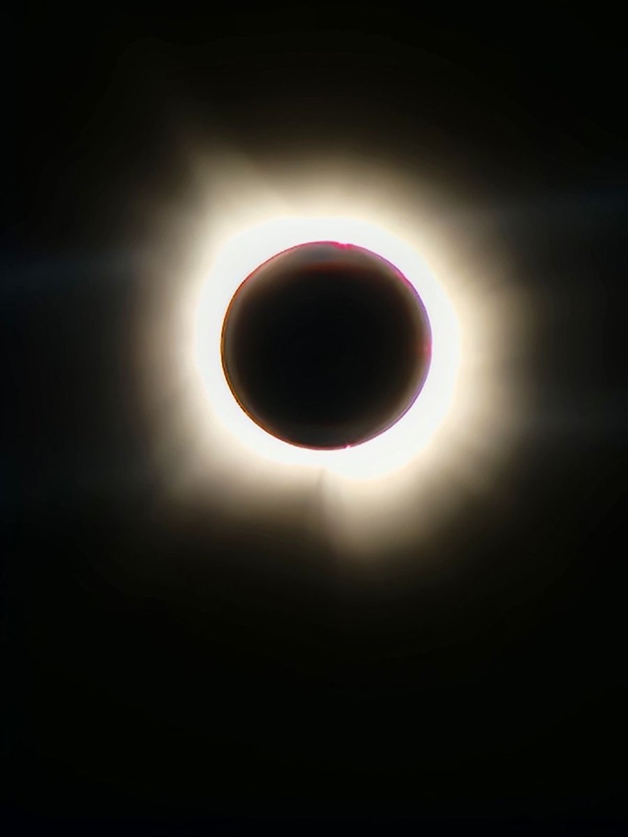 Yeyo7189's tweet photo. I’m pretty sure @Apple  got some explaining to do!!  So 1st photo is android sent to me by a friend, I think she has a galaxy.  The rest are from my iPhone, as my daughter @__WorkInProgres  would say looks like it was shot with a potato!!!  #Eclipse2024 #EclipseSolar2024 #iPhone https://t.co/X0S1zQIAQ6