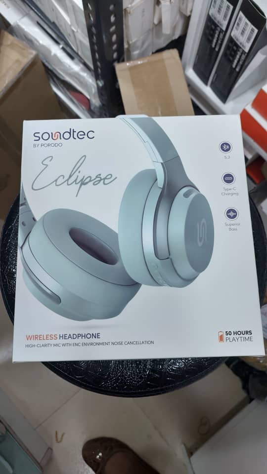 'Don't you have any colour other than black'.

Here we go☺️.

The Soundtech Eclipse edition headphone retails for N23,000 only.

#pagesbydamicommerce